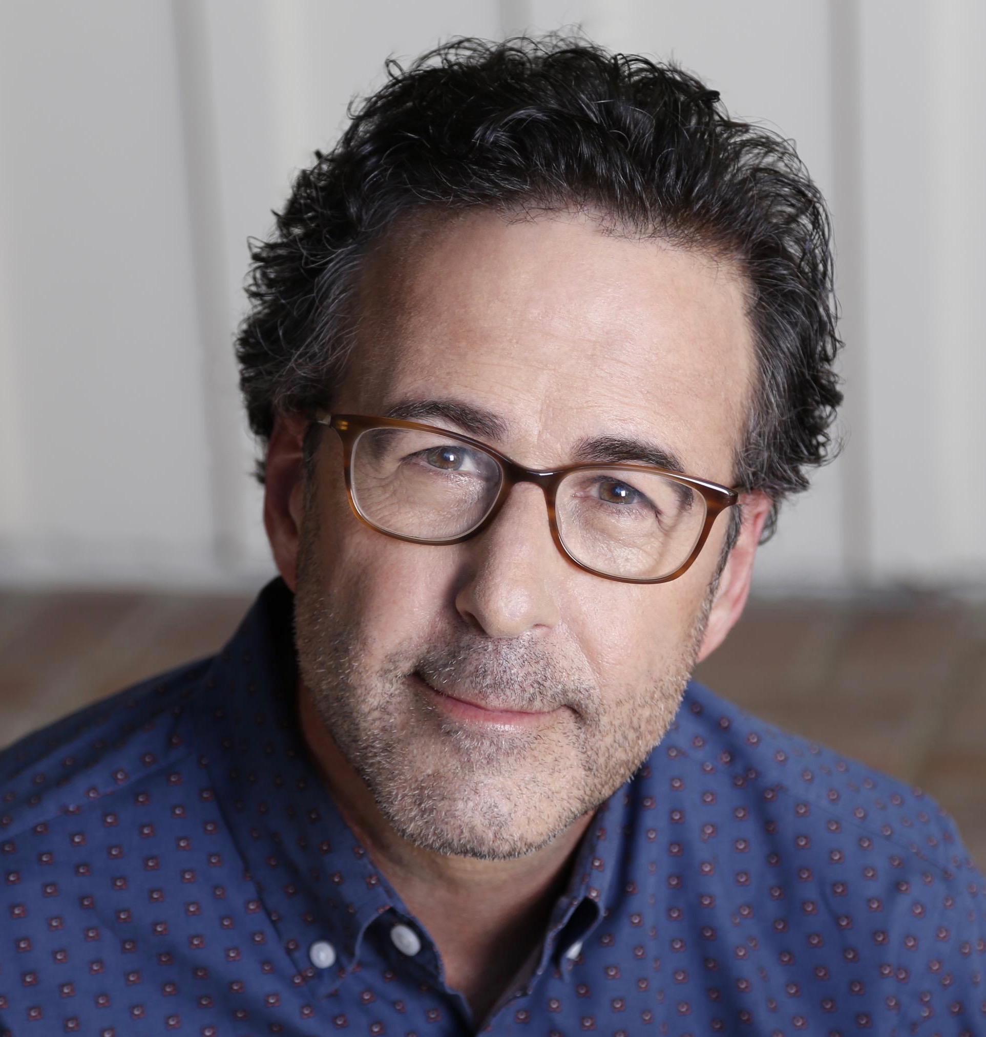 BEHIND THE CURTAIN: BROADWAY\'S LIVING LEGENDS » Podcast