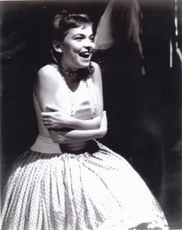 BEHIND THE CURTAIN: BROADWAY\'S LIVING LEGENDS » Podcast