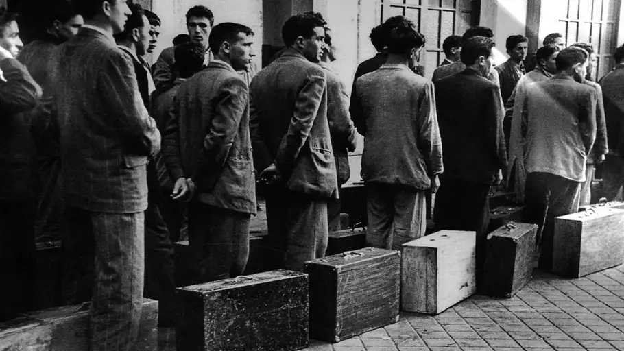 La edad de la mentira | Destino: emigrar