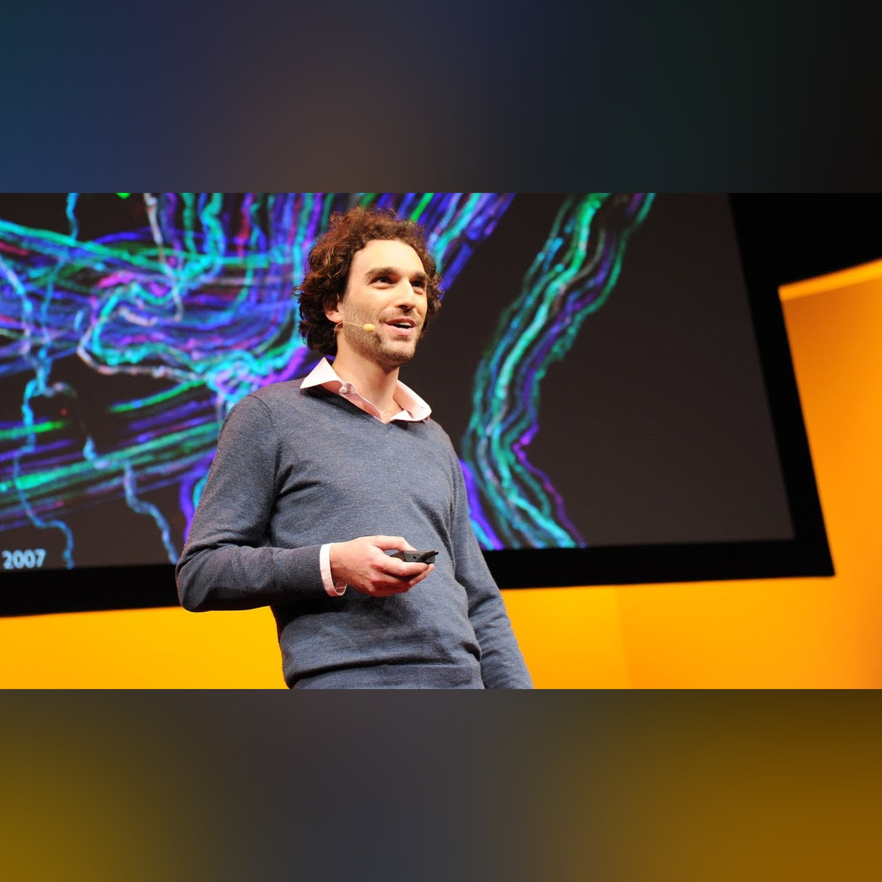 How to look inside the brain - Carl Schoonover