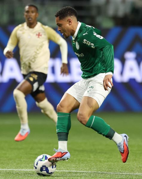 Palmeiras faz 3 a 0 no Vasco e volta a encostar no Flamengo episode artwork