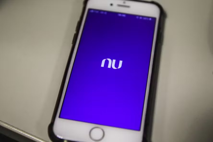 Encerramento do Nubank? Veja o que se sabe sobre a notificação que assustou clientes