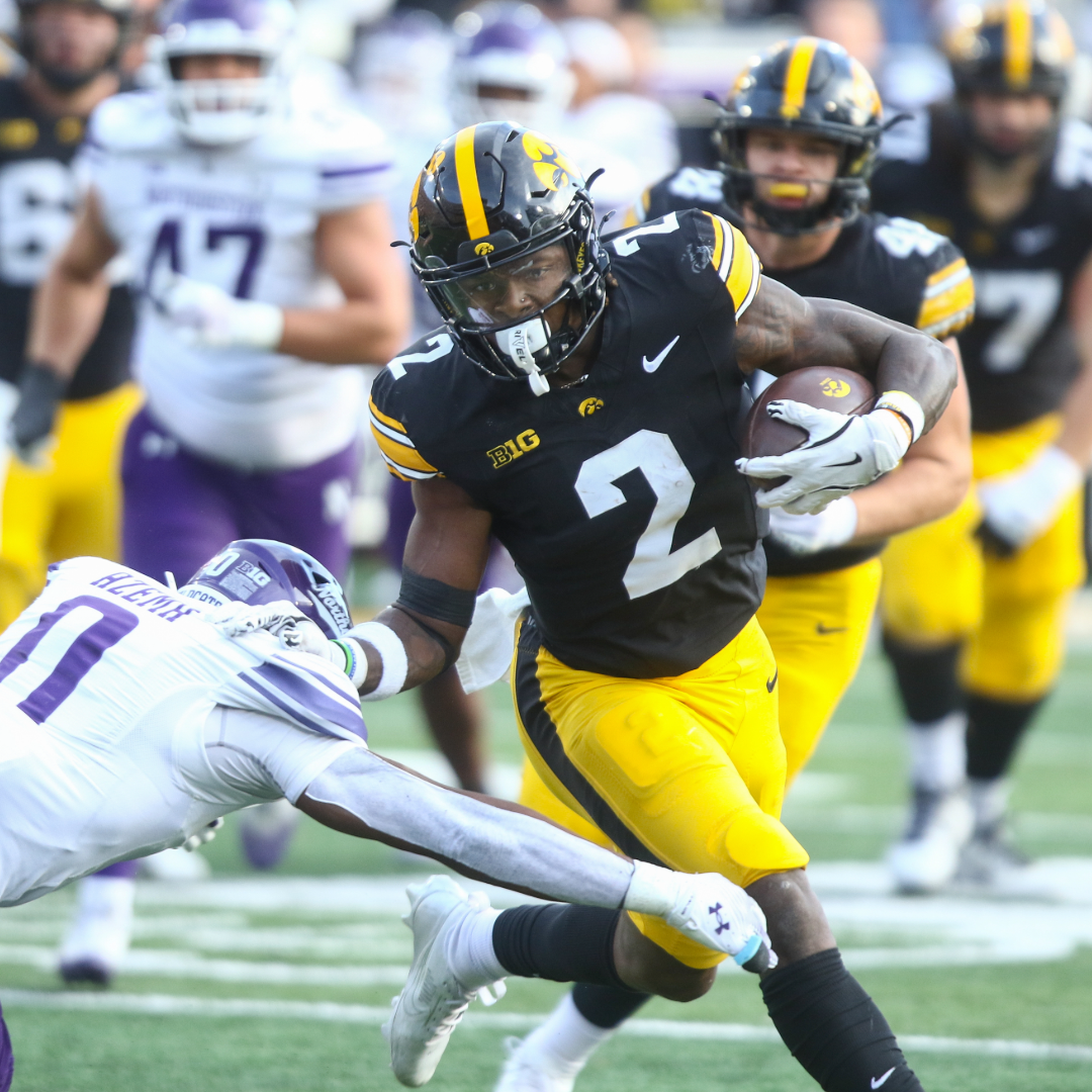 Sullivan switch helps Iowa blast Northwestern 40-14