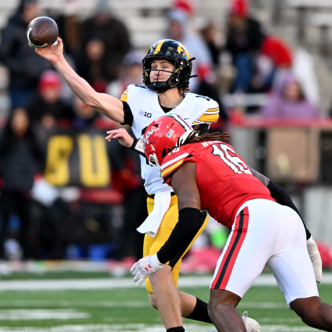 Shorthanded Hawks secure 7th win on the road vs. Maryland