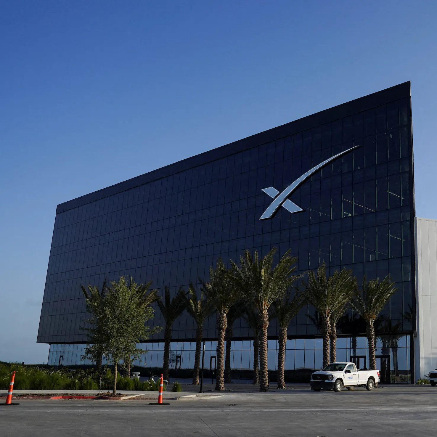 Week in Review: SpaceX shoots for the stars