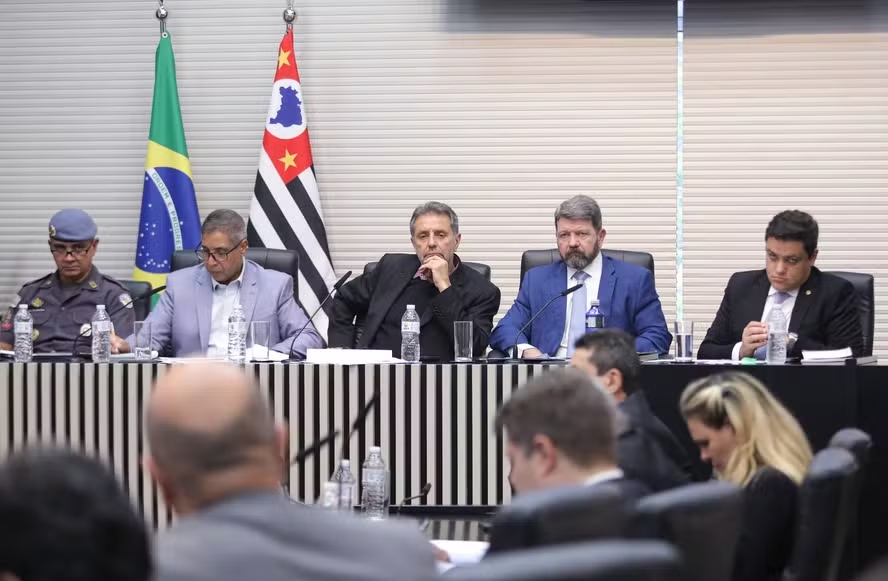 Cúpula da Segurança de SP vai à Alesp e sinaliza avanço de plano de carreira para a PM