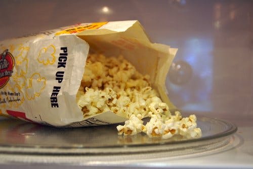 Men In Their 30s Only - Don't Ever Eat Microwave Popcorn