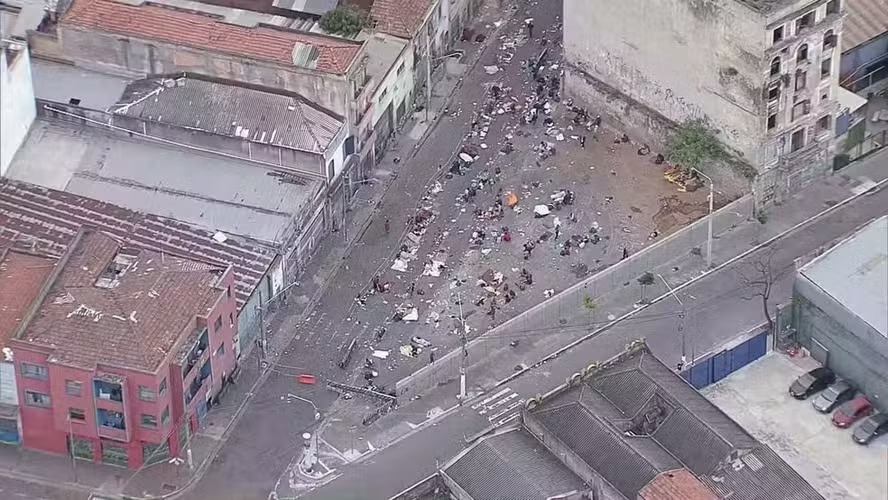 Um ano após anúncio do fim da Cracolândia, usuários seguem dispersos pelo centro de SP
