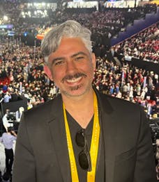 Thanksgiving Presidential Turkey Pardon Contest – With Justin Robert Young Thanksgiving Presidential Turkey Pardon Contest – With Justin Robert Young