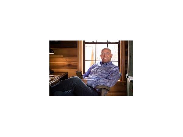 Life is Better with a View From The Top: Life & Business Coach Aaron Walker episode artwork