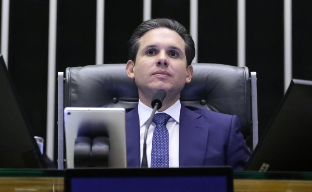 Hugo Motta diz que decisão de Gilmar Mendes sobre impeachment é 'fruto da polarização política' Hugo Motta diz que decisão de Gilmar Mendes sobre impeachment é 'fruto da polarização política'