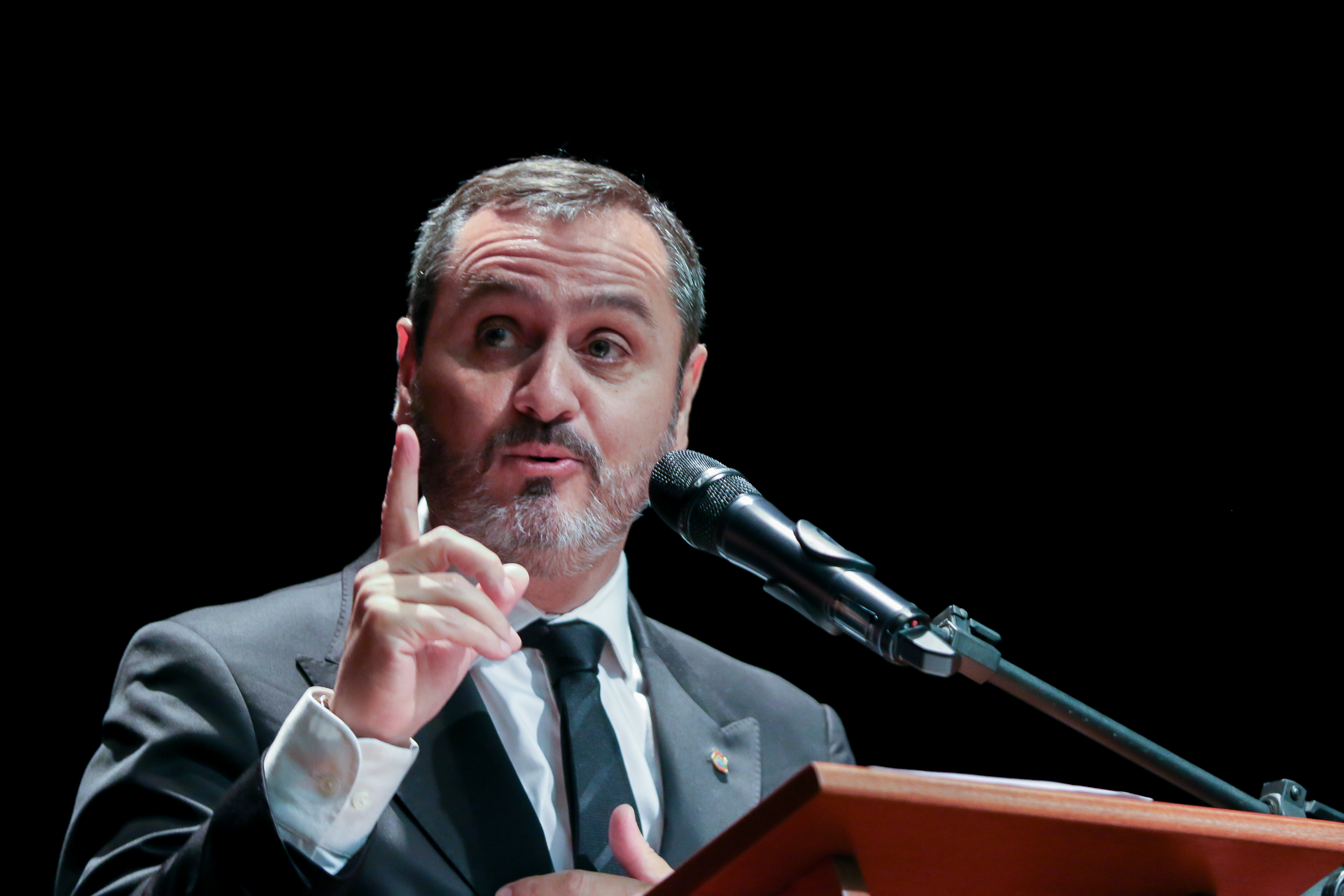 Flávio Dino determina reintegração imediata de Andrei Rodrigues ao cargo de diretor-geral da PF episode artwork