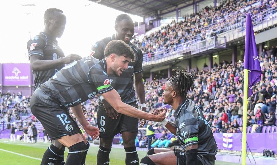 Golpe en la mesa del Castellón en Zorrilla con una exhibición de poderío y goles