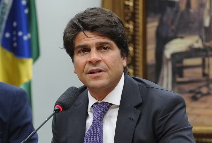 'Proposta cria desigualdade entre servidores', diz Pedro Paulo sobre projeto que aumenta salários no Senado e Câmara