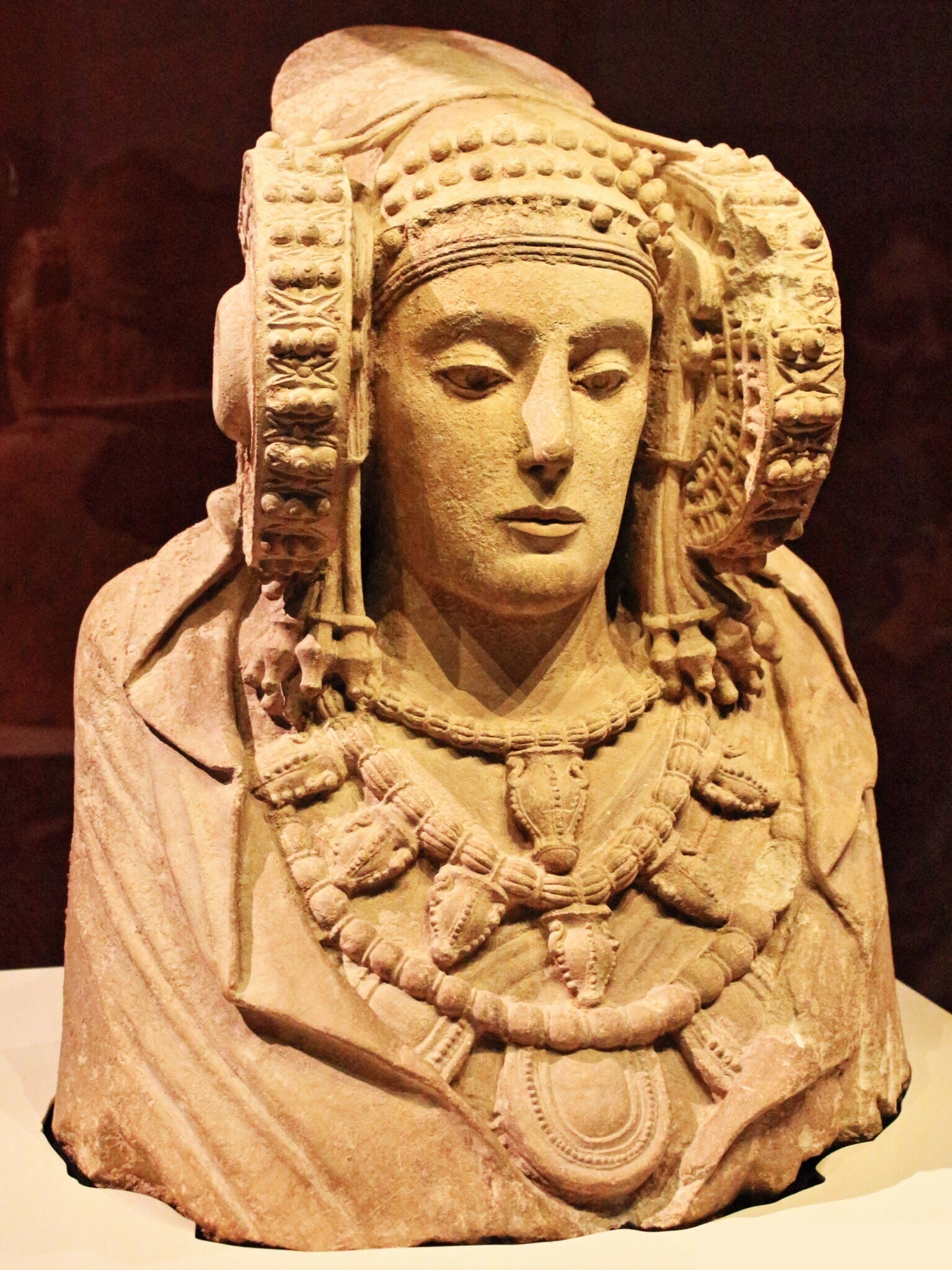 ¿Es falsa la Dama de Elche?
