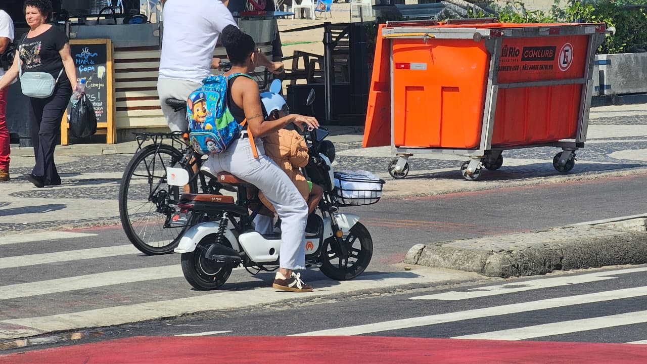 Acidentes com bicicletas elétricas quase dobram no Rio; porta-voz dos bombeiros detalha o levantamento