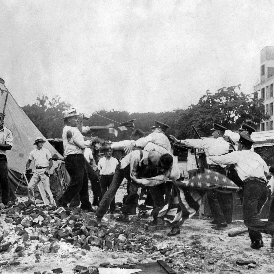 #758 - Il presidente USA ordinò: sparate sui veterani di guerra! La Bonus March