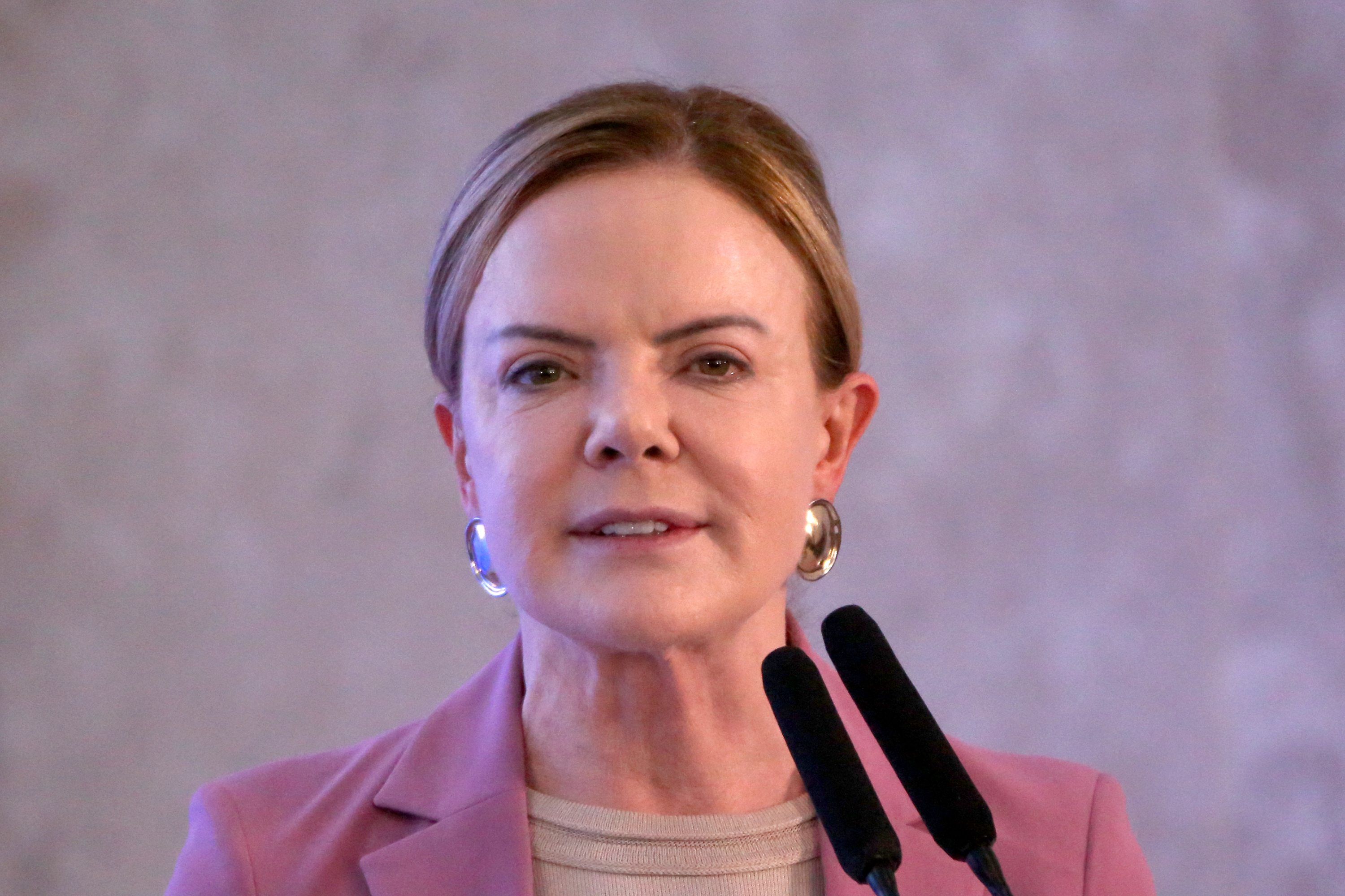 Gleisi diz que governo não foi complacente no caso Master e defende rigor nas investigações