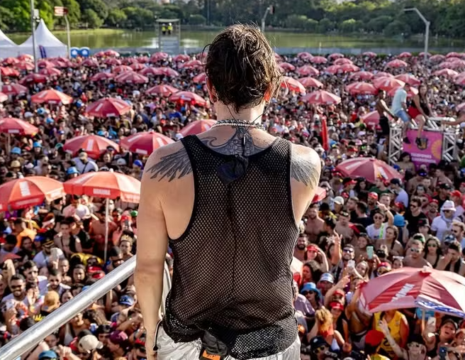 'Veio para ficar': após sucesso em SP, Di Ferrero quer levar bloco para outras cidades episode artwork
