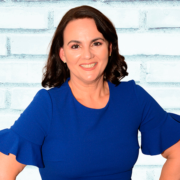 Danay Escanaverino Celebrates, Elevates and Connects People in the Latin Community episode artwork