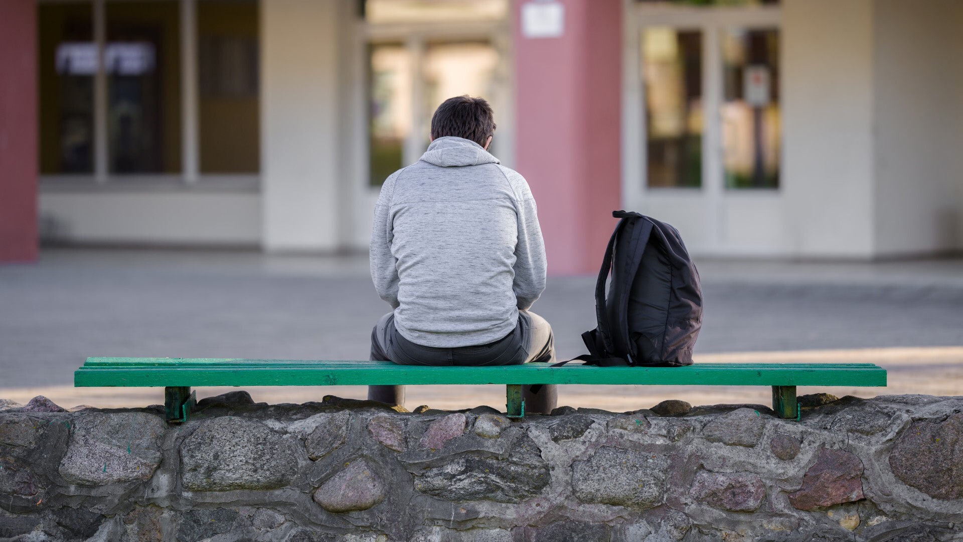 La soledad no deseada también golpea a los jóvenes