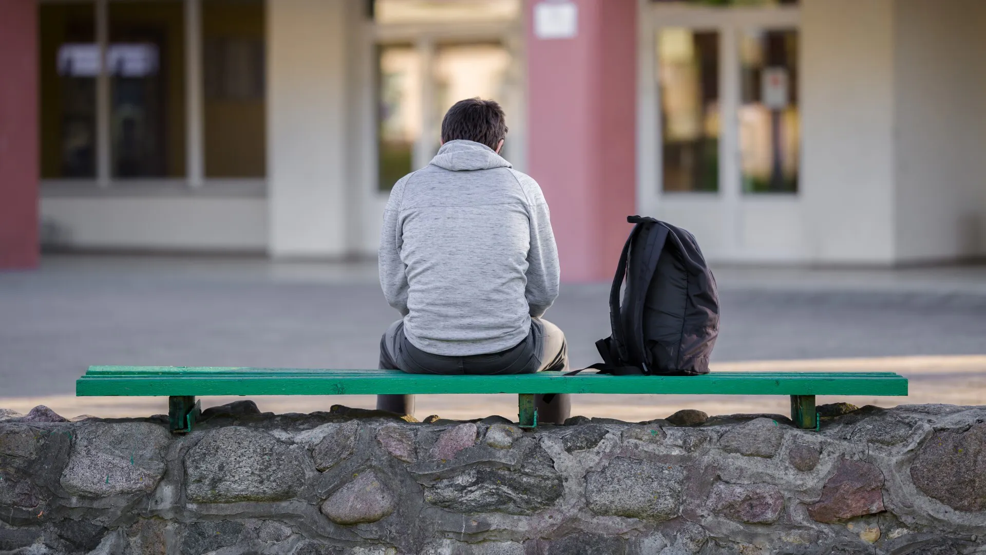 La soledad no deseada también golpea a los jóvenes