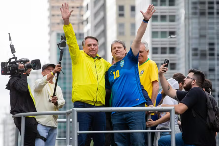 Cunhado do dono do Banco Master destinou R$ 5 milhões às campanhas de Bolsonaro e Tarcísio em 2022