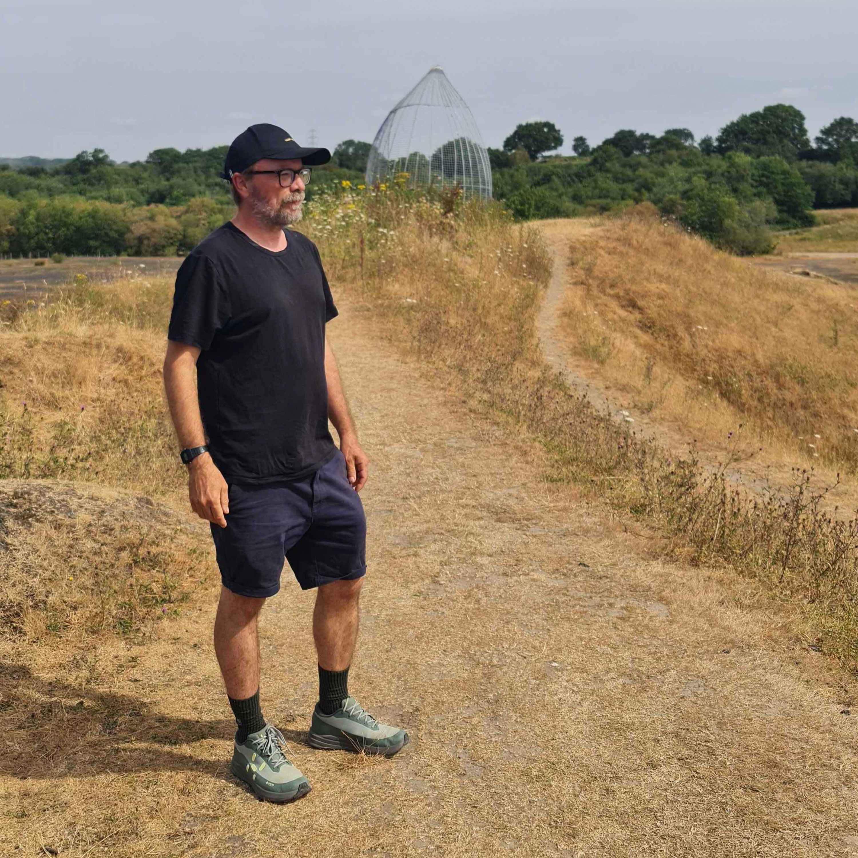 373. Britain is weird! We head for the strangest corners of the countryside with Dave Hamilton