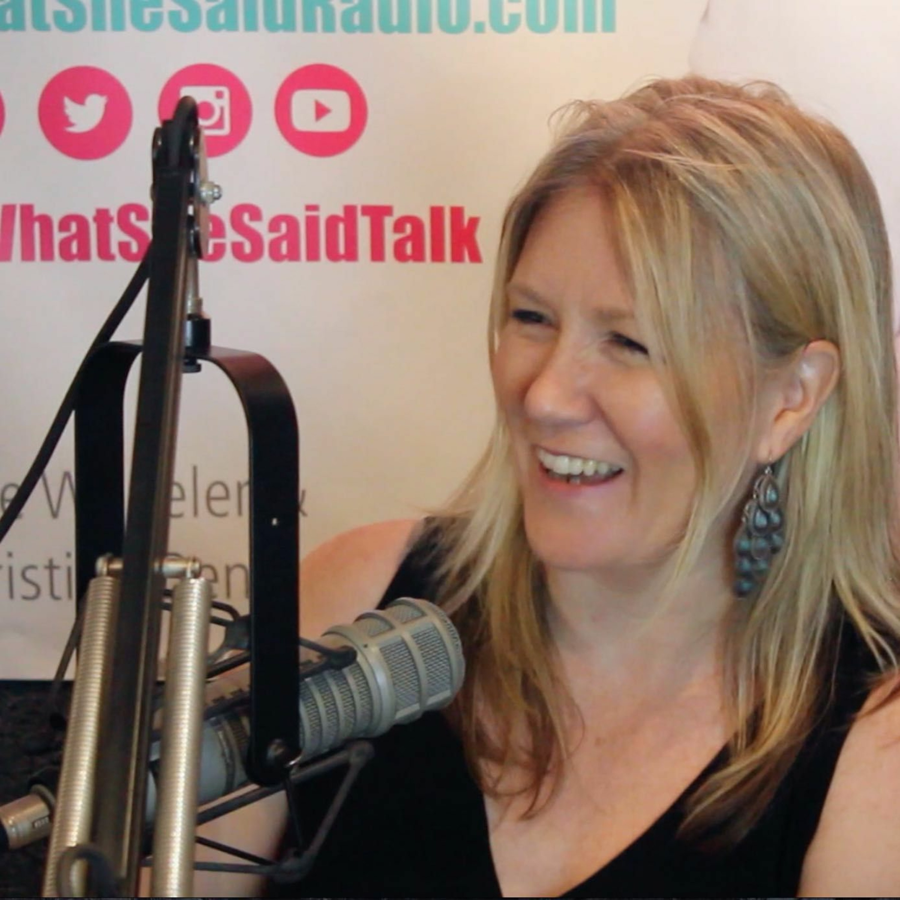 Tara Shannon Performs 'Love Me Loud' LIVE