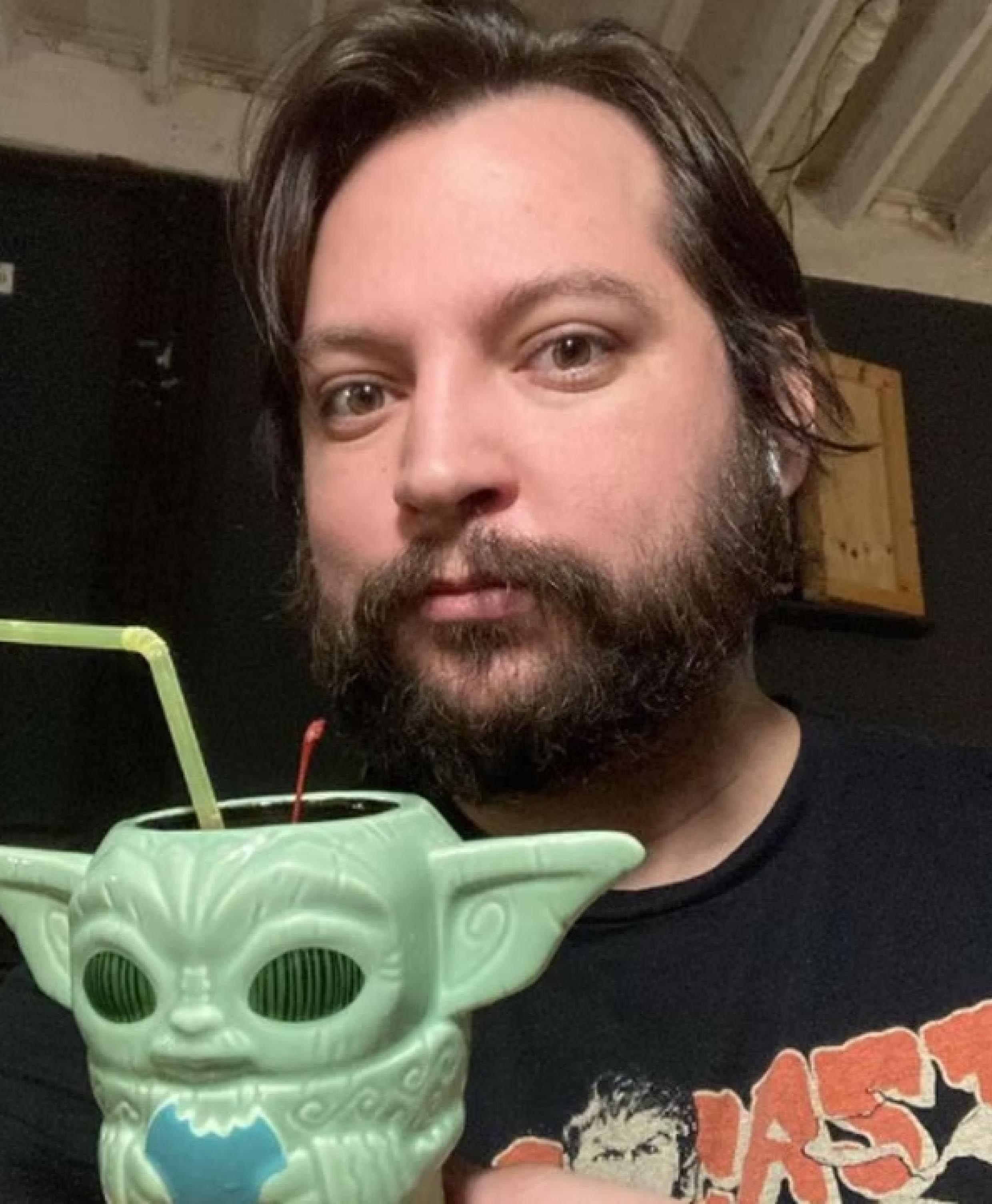 DLG304 Jake Flores talks comedy and polyamory. He's really thought these topics through!