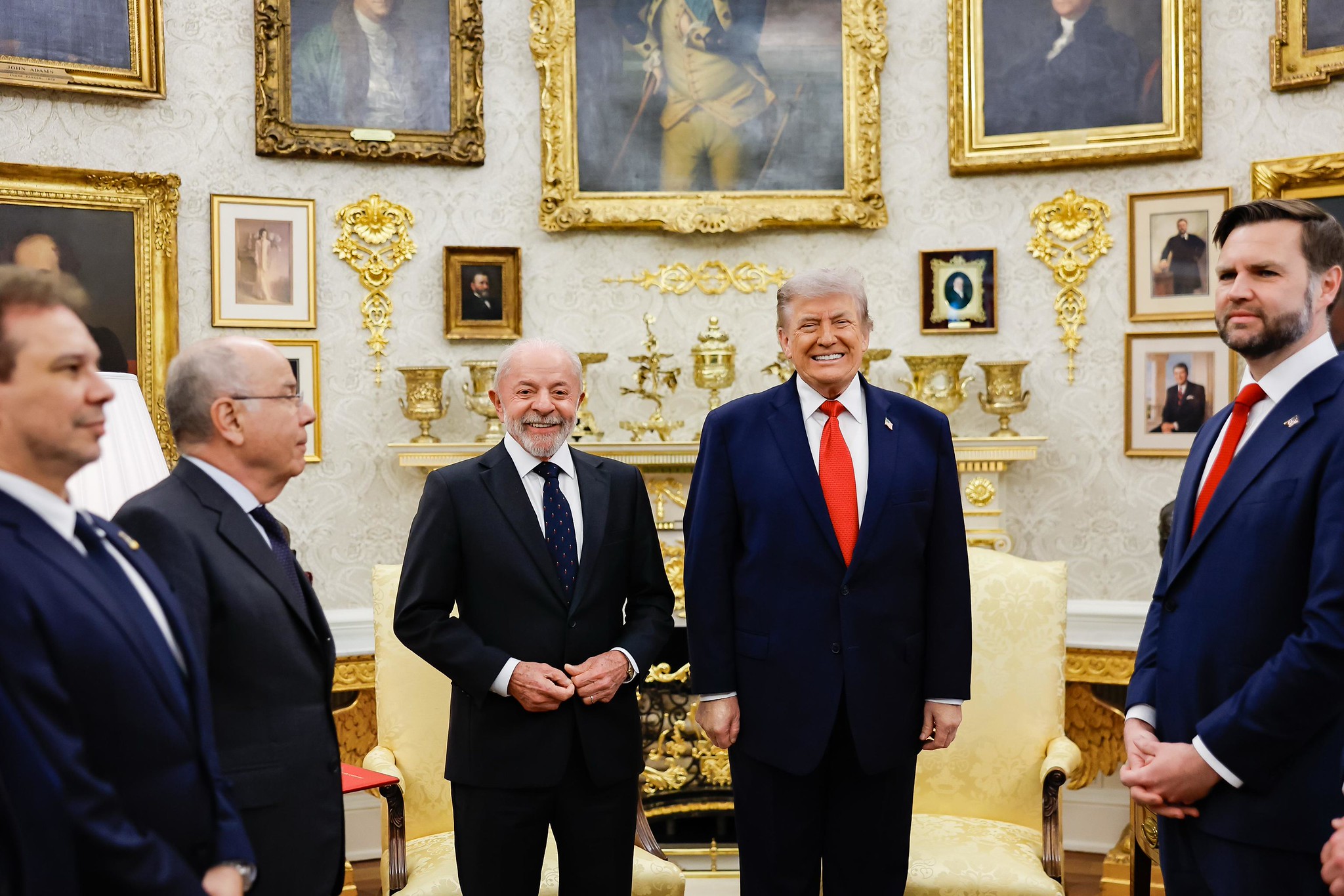 Lula destaca diálogo com Trump após reunião de três horas e cita comércio, minerais críticos e segurança episode artwork