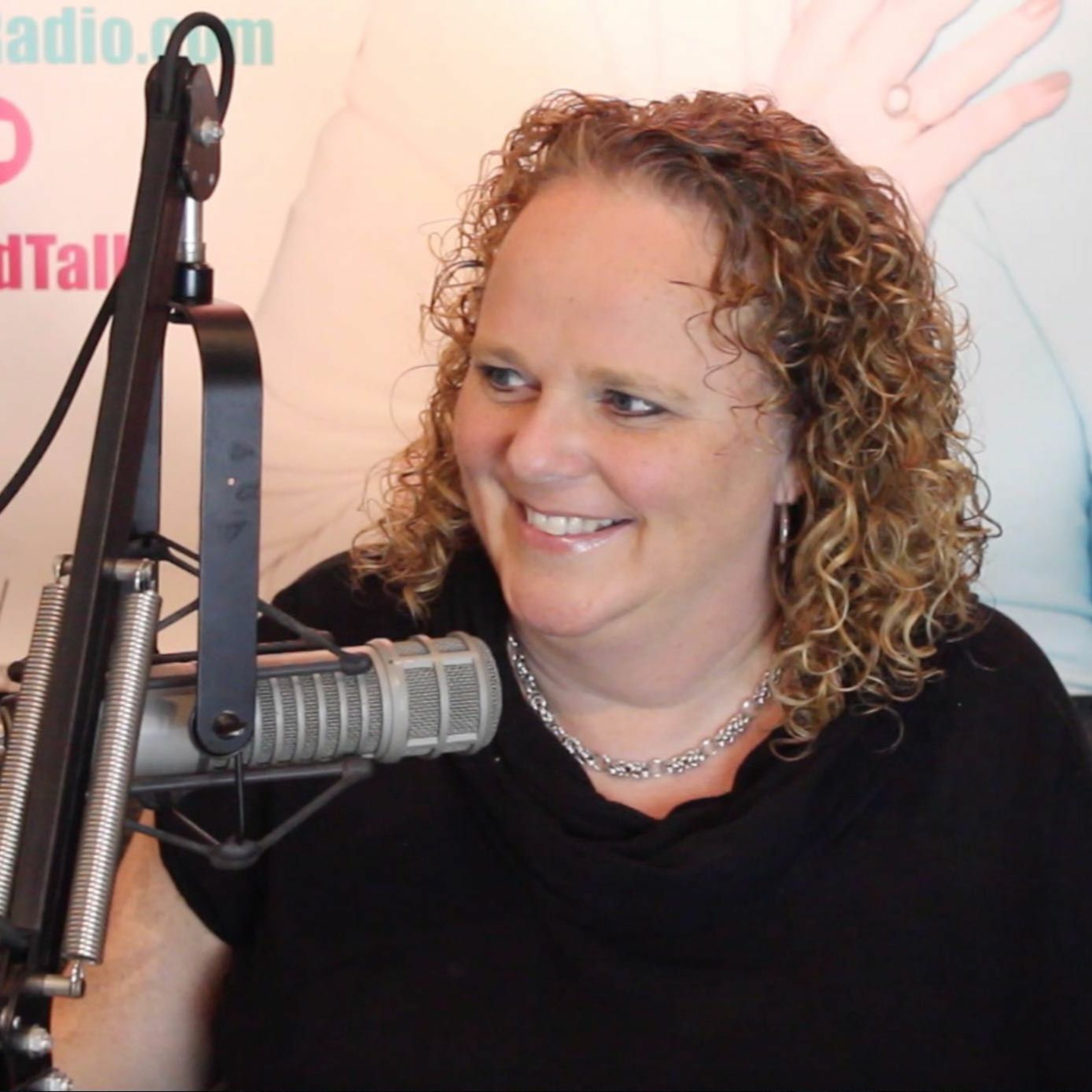 Heather Bambrick performs 'I Only Have Eyes For You'