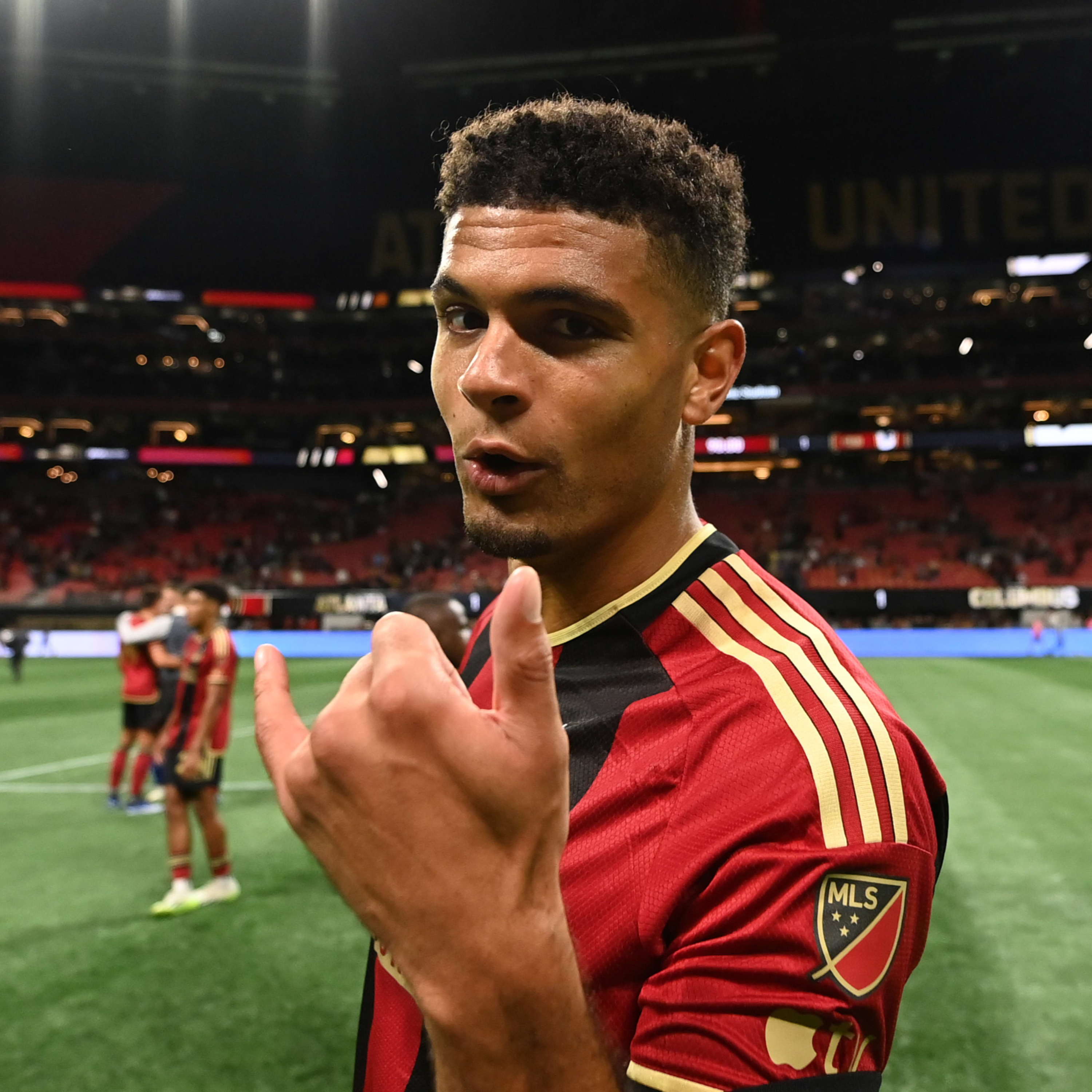 CAN ATLANTA UNITED FIGURE OUT HOW TO PLAY AGAINST A TOP TEAM ON THE ROAD? + MAILBAG: IS MILES ROBINSON AS GOOD AS GONE THIS OFFSEASON? & SURPRISINGLY HIGH ATL UTD SALARIES | FIVE STRIPE WEEKLY #286 episode artwork