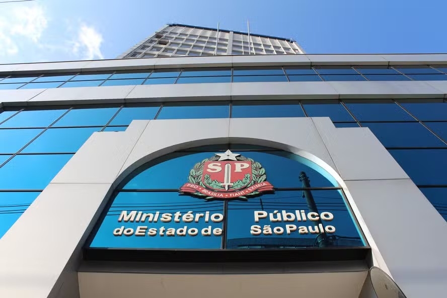 Operação mira diretor do Banco Genial e empresário ligado ao Master por suspeita de lavagem de dinheiro episode artwork