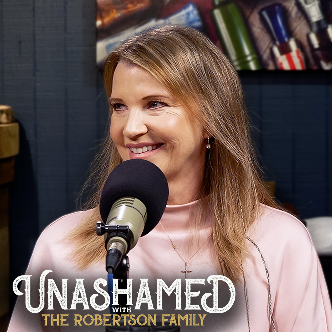 Ep 1302 | A Real Conversation About Beauty, Aging & What Really Matters in Marriage