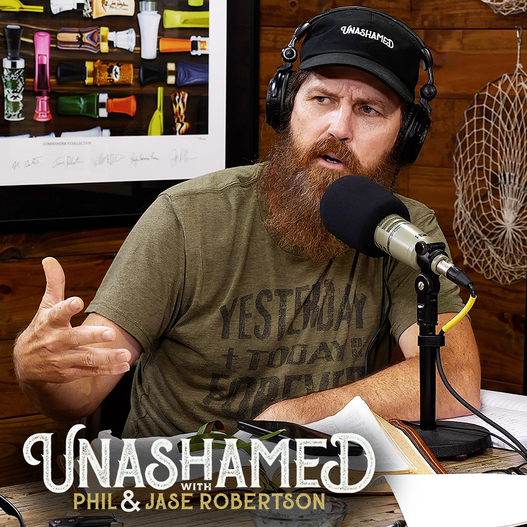 Ep 715 | Jase Gets Himself into a Pickle Telling Missy Not to Cry & His Future as a Movie Mogul?