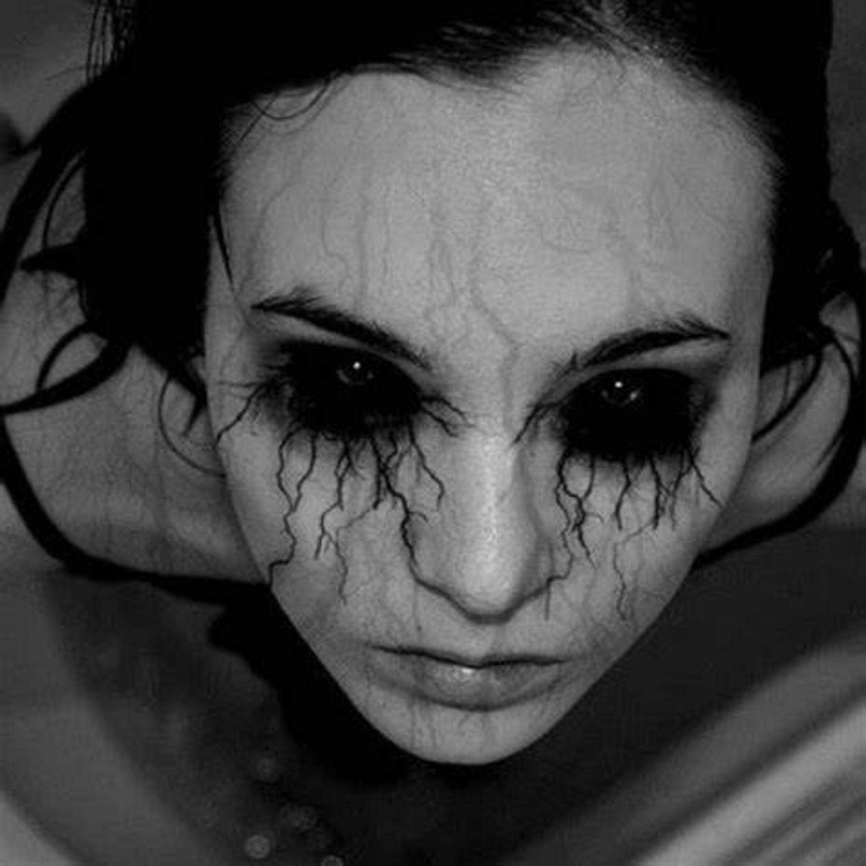 Murder, a Medium & The Mailbag of the Macabre