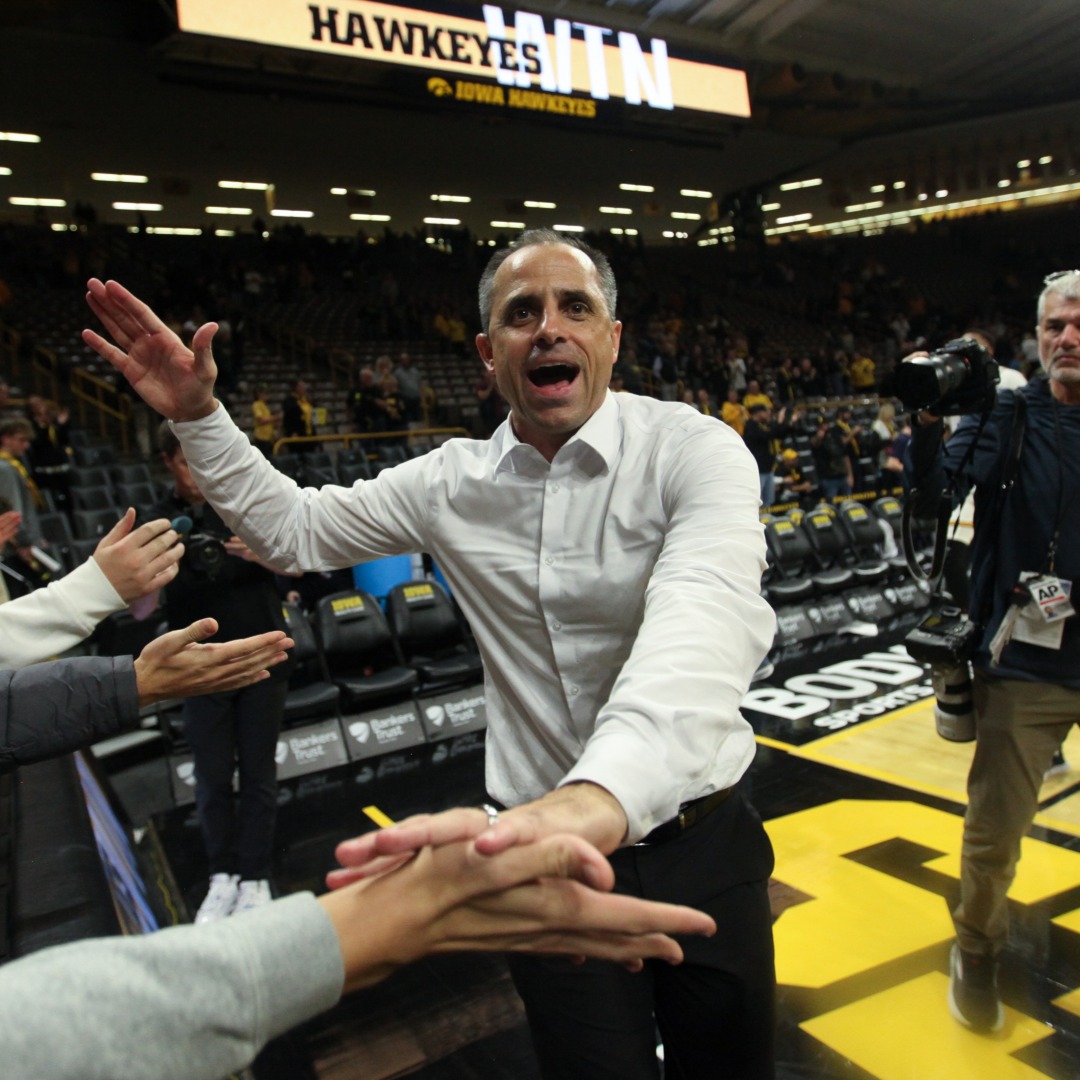 Ben McCollum era begins | Chit-Chat Wright, freshman bigs stepping up for Iowa WBB