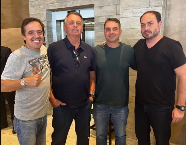 'Prioridade é ajudar Bolsonaro', diz Bruno Bonetti, novo senador do Rio 'Prioridade é ajudar Bolsonaro', diz Bruno Bonetti, novo senador do Rio