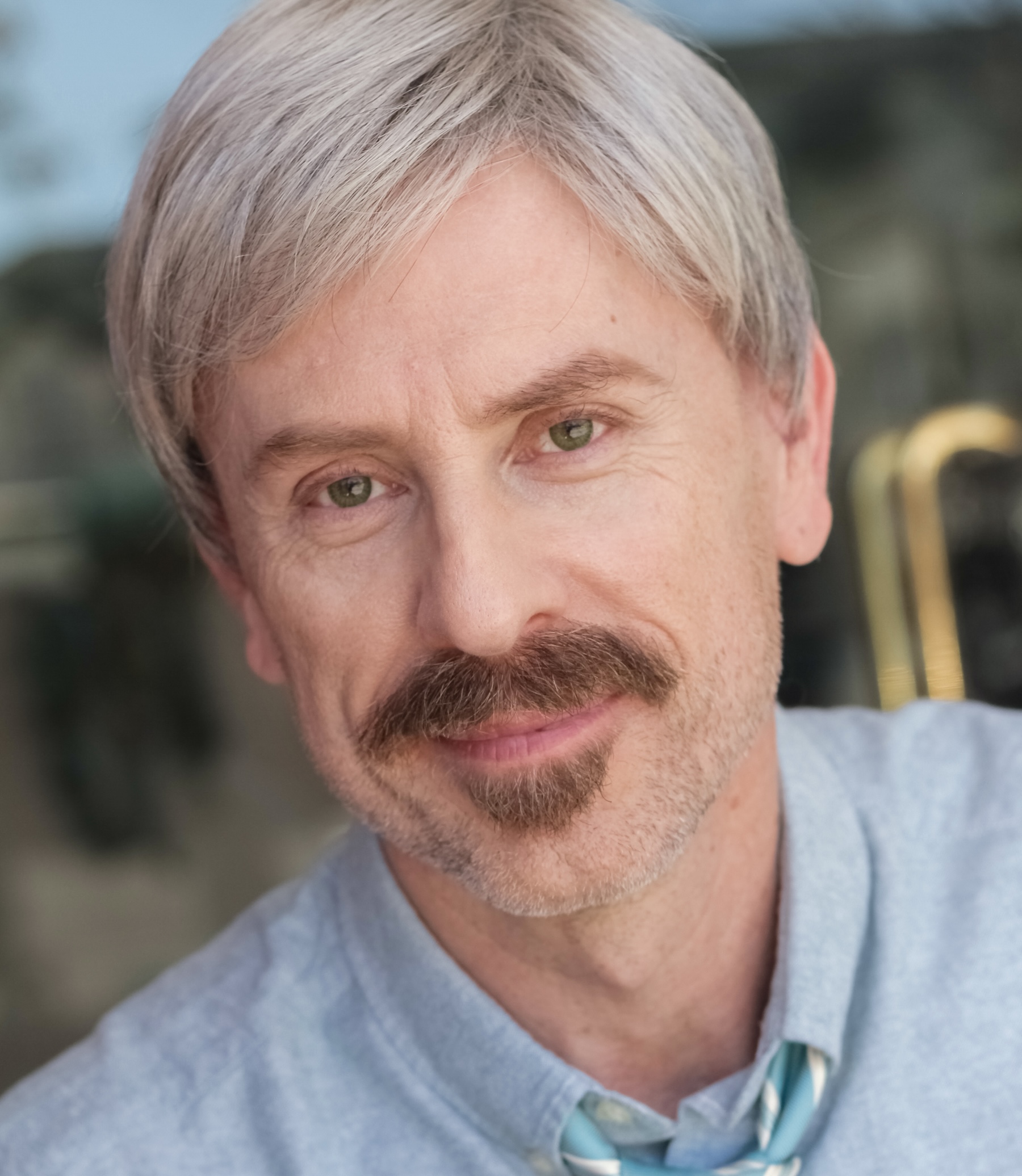 Hugh Flynn's Heartwarming Memoir: A Tale of Love, Family, and Resilience