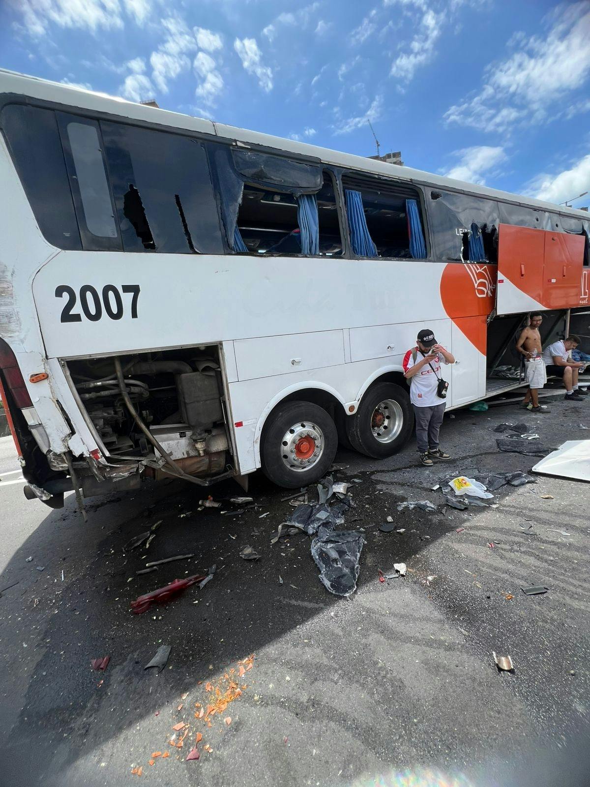 Torcedores do Santos e do Inter entram em confronto em SC Torcedores do Santos e do Inter entram em confronto em SC