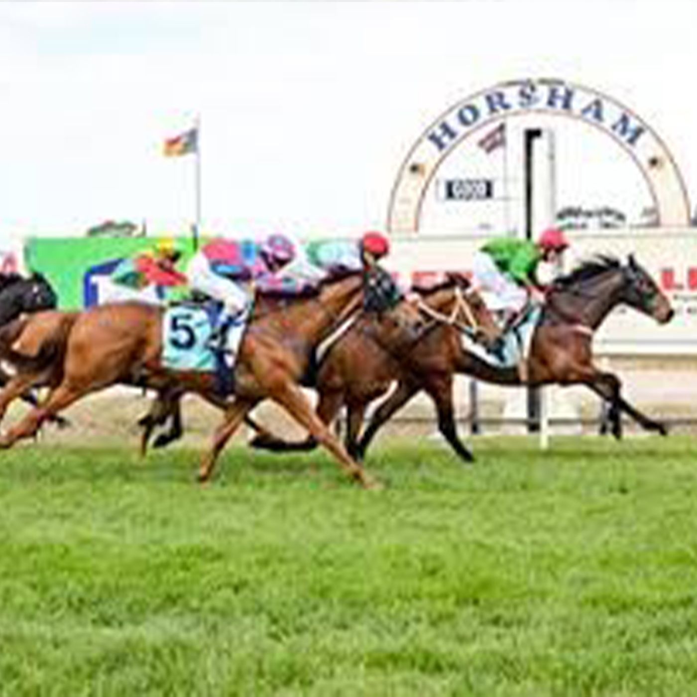 Horsham Racing's Charmayne Parry chats to Andrew Kuuse episode artwork
