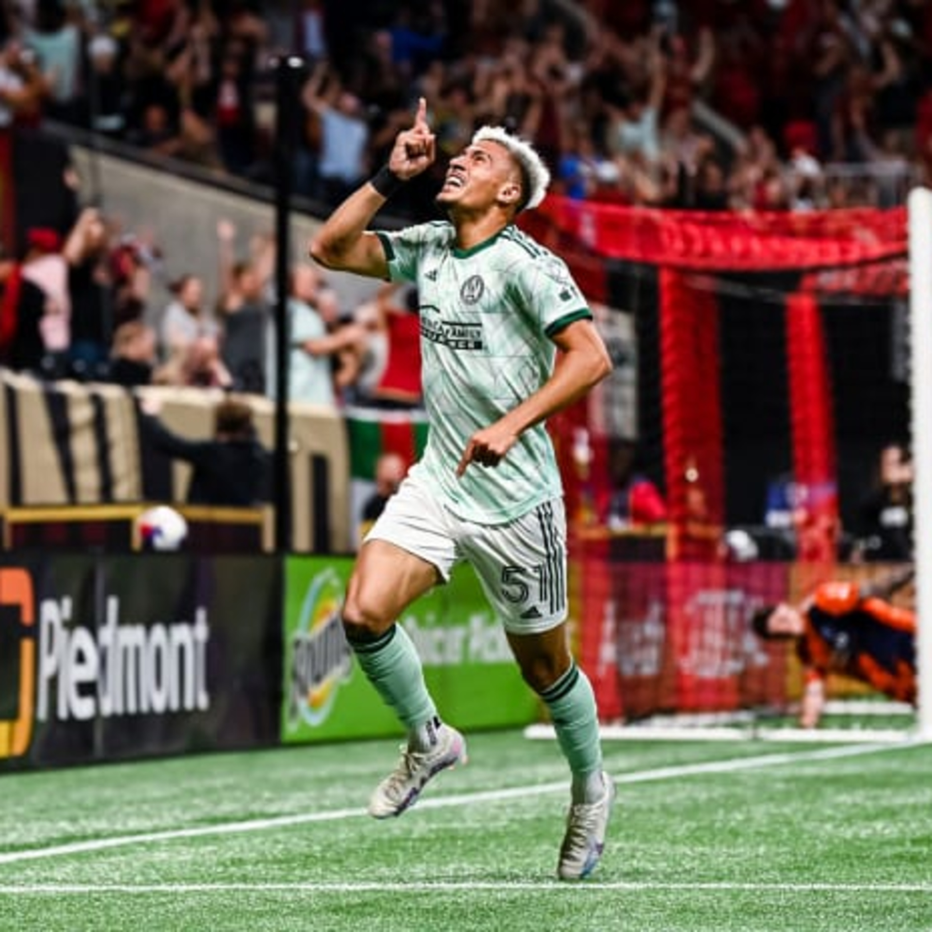 "ATLANTA LOVE SCORING LATE AND CONCEDING EARLY!" | ATLUTD 2 NYC 2 | LIVE POST-MATCH FAN REACTIONS episode artwork