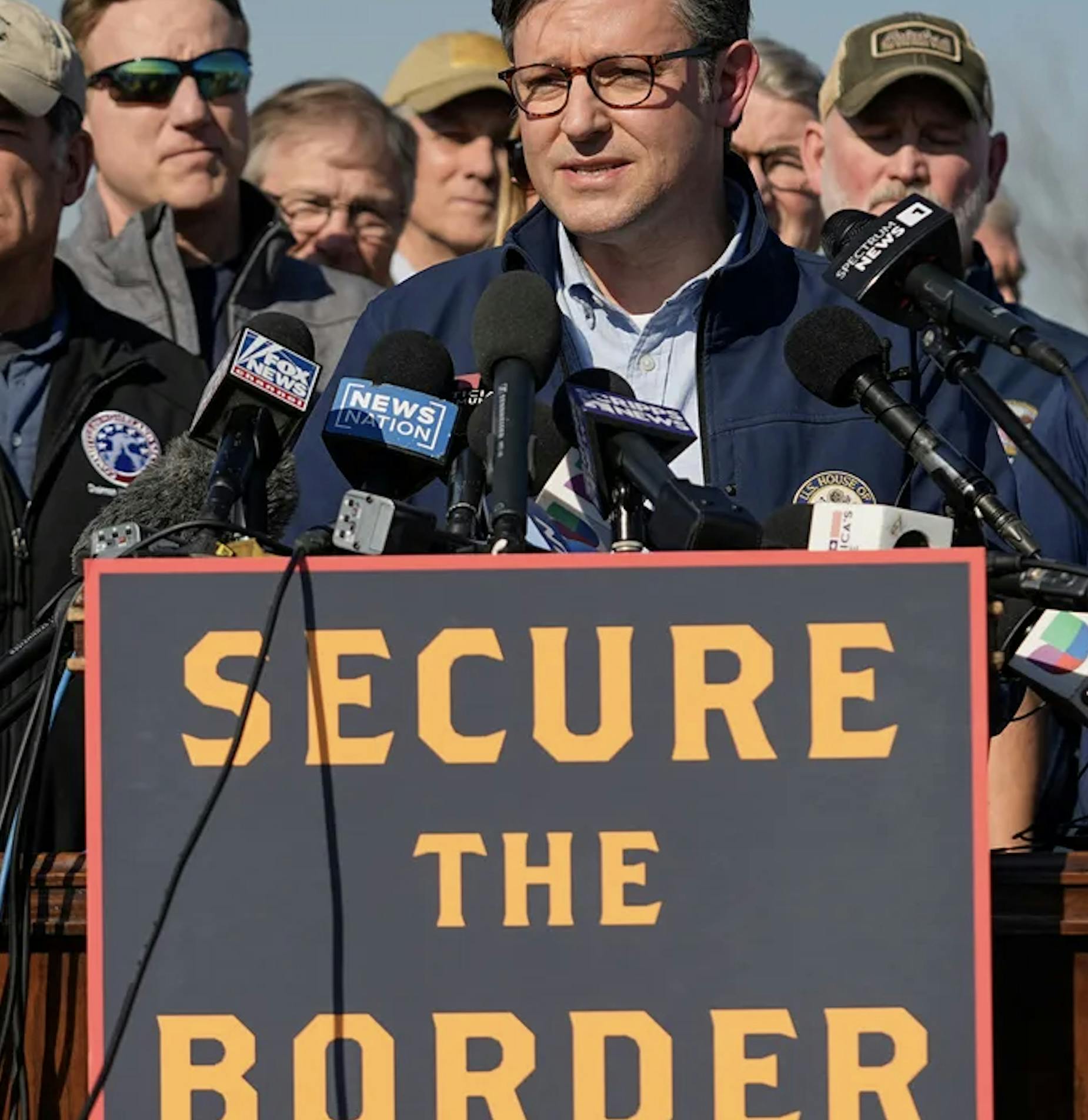 215. Crisis on the Border, Trump, and the Christian Nationalism Behind It // Andrew Whitehead