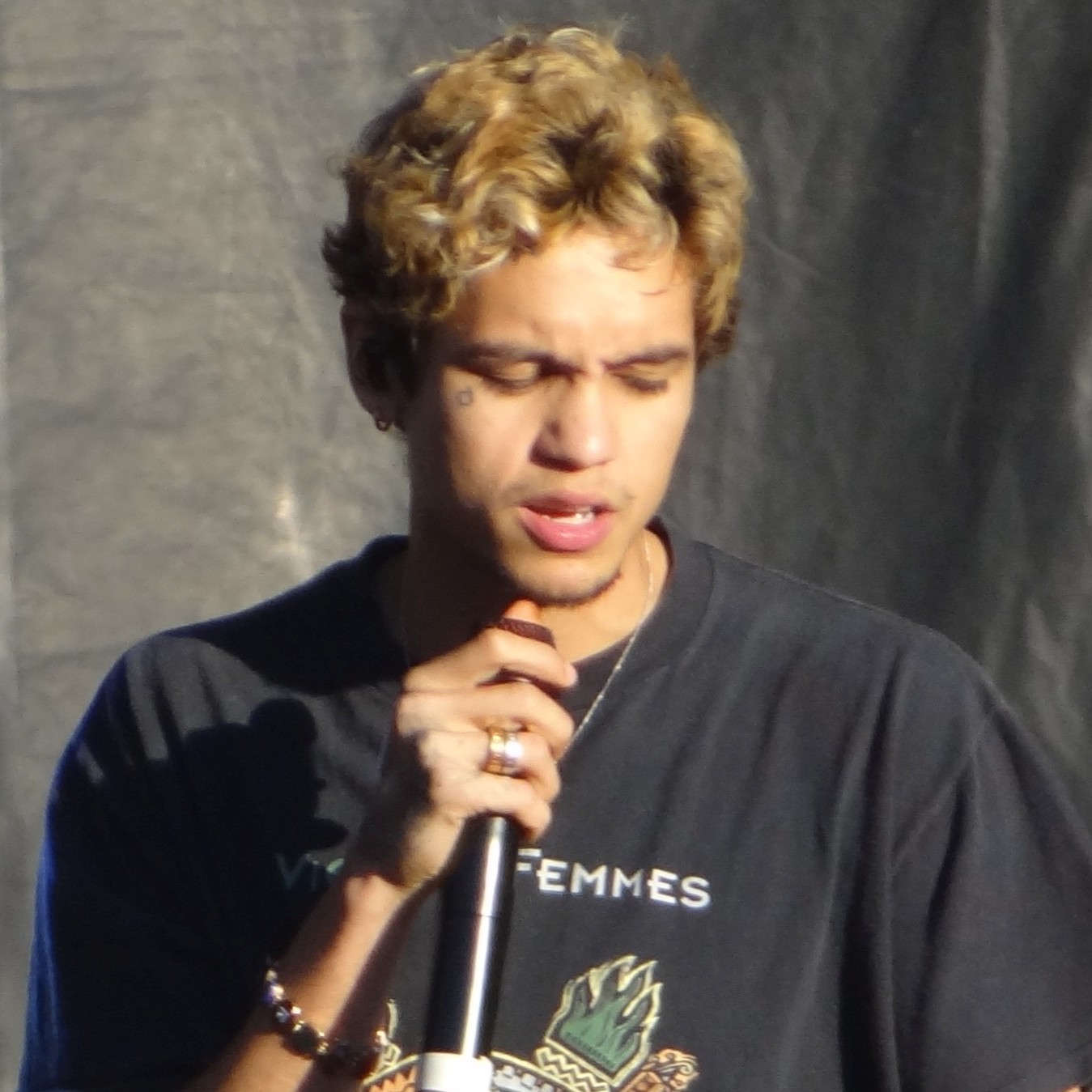 BABYDOLL - Dominic Fike (comment)