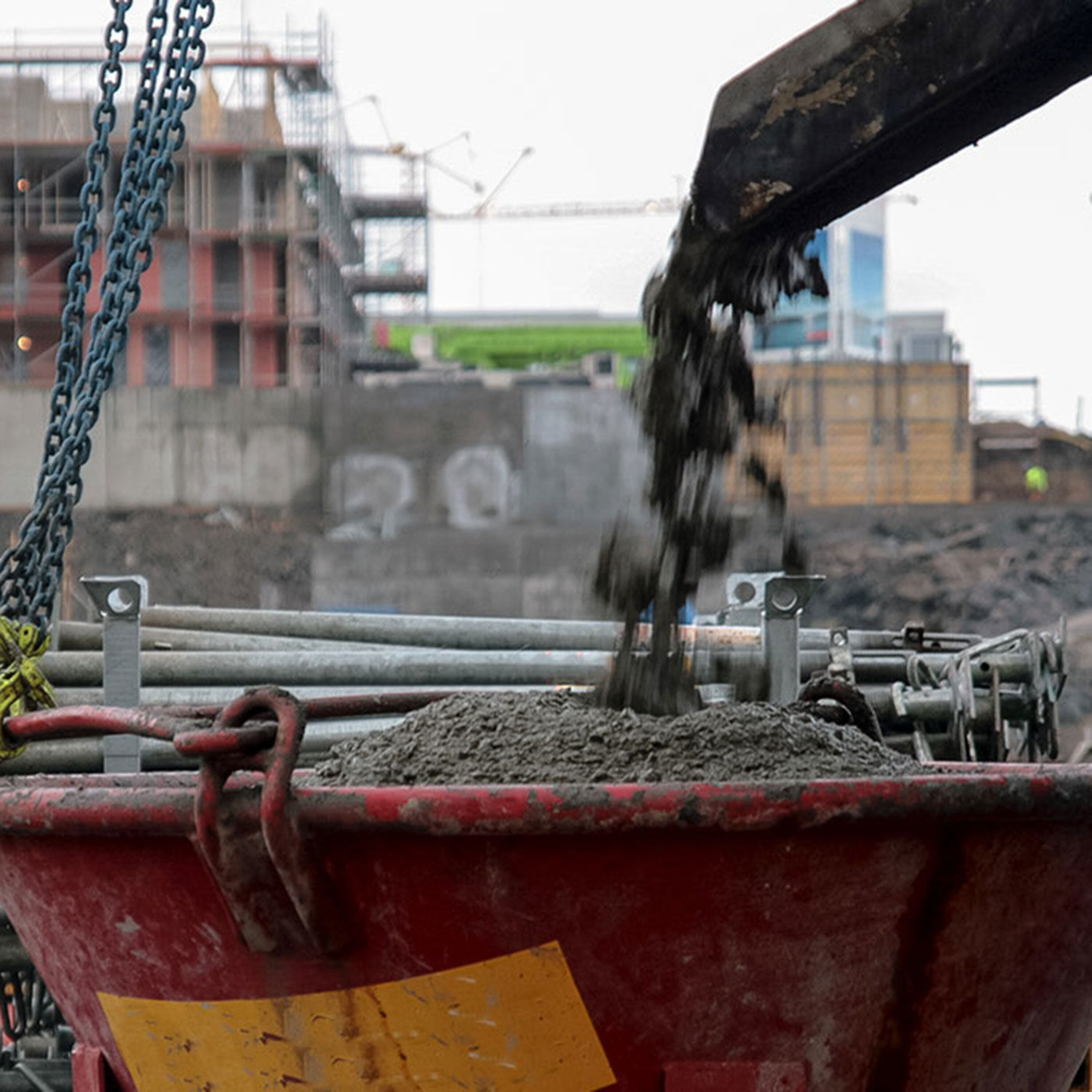 Podcast: Scientists on the night shift, sucking up greenhouse gases with cement, and repetitive stress in tomb builders