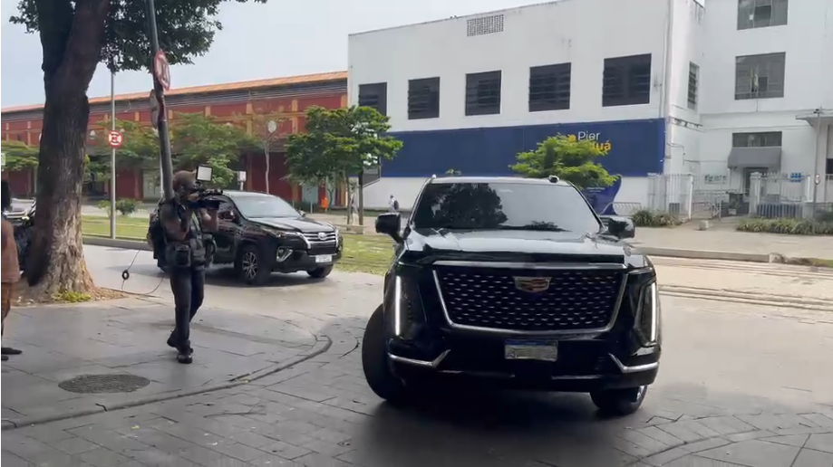PF apreende carros de luxo em operação contra deputado eleito e policiais civis no RJ episode artwork
