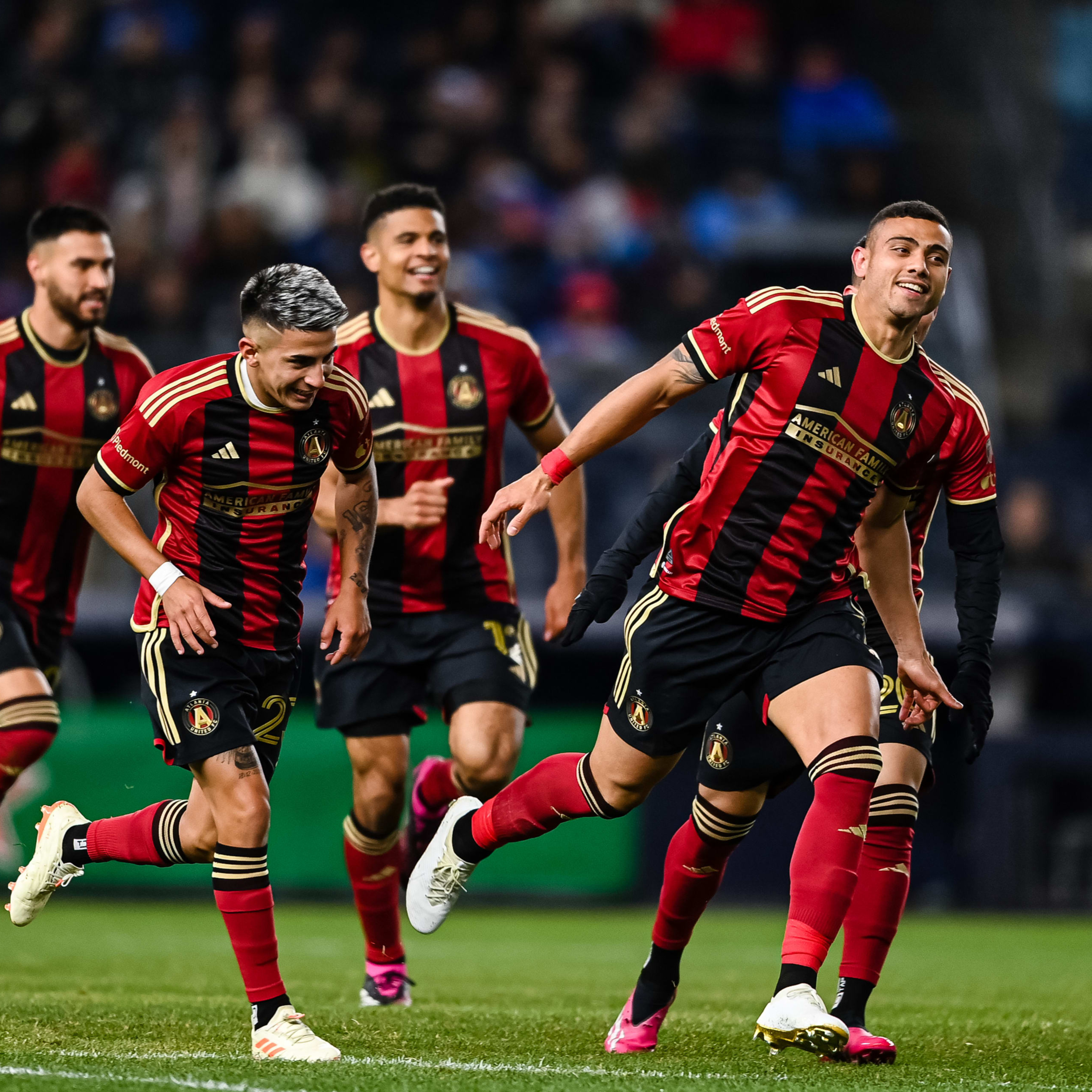 ATL UTD BATTLE IN THE BRONX FOR A POINT! CALEB WILEY GETS THE CALL UP! BRAD GUZAN INJURY + TORONTO MATCH PREVIEW | FIVE STRIPE WEEKLY #268 episode artwork