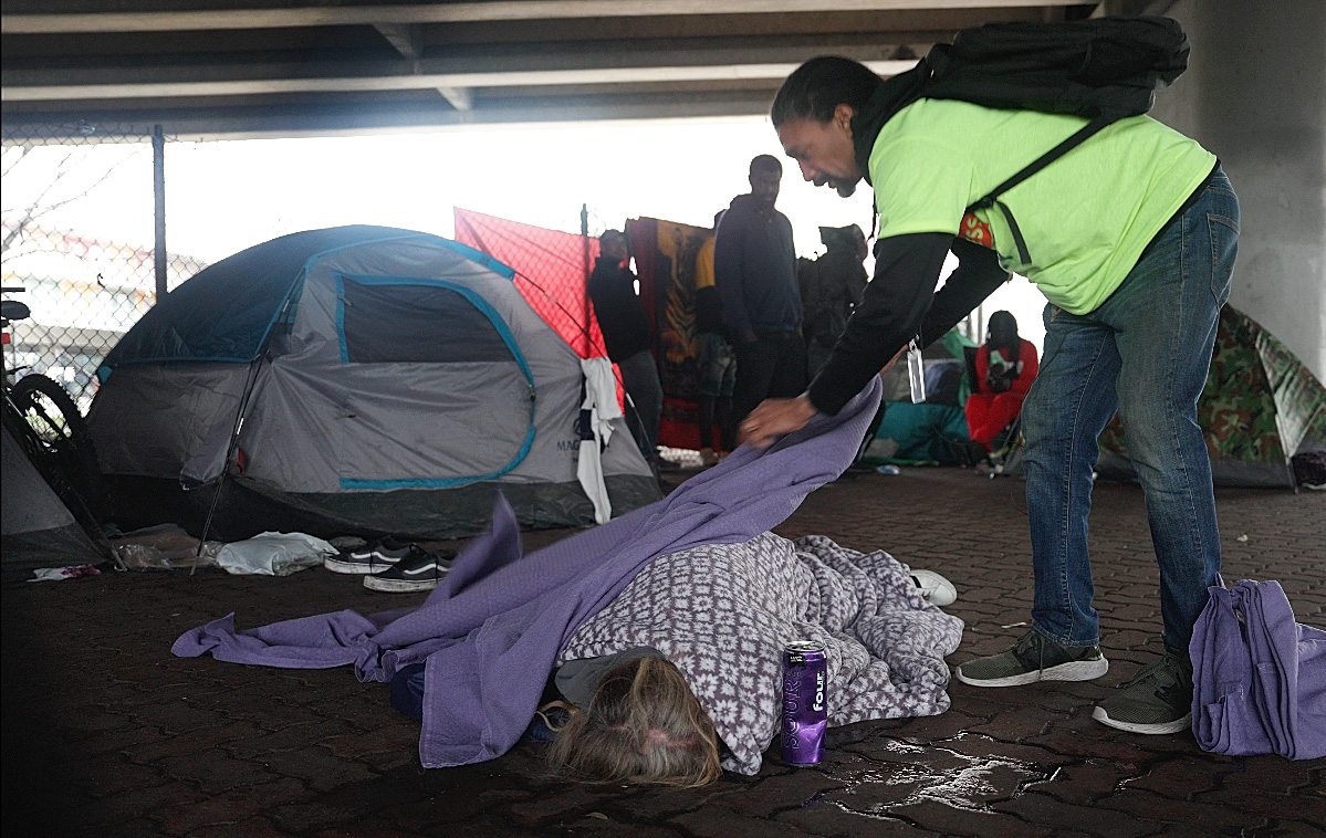 Is Gov. Abbott Selling Our Water? Plus, Housing Scandal and Deadly Freeze