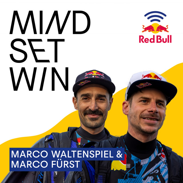 Skydiving through Tower Bridge with Marco Waltenspiel & Marco Fürst (Live Show)